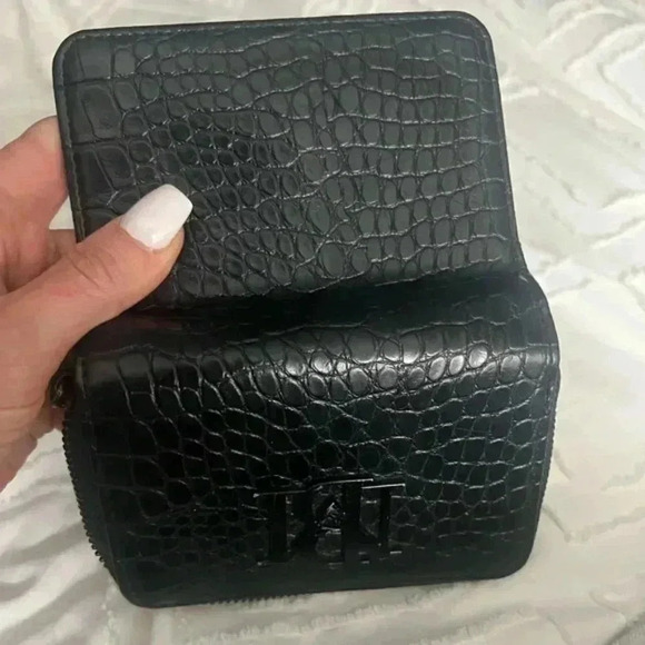 NWOT Badgley Mischka Croc Black Colored Wallet - Picture 4 of 15